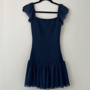 Aritzia cinche dress with ruffle never worn